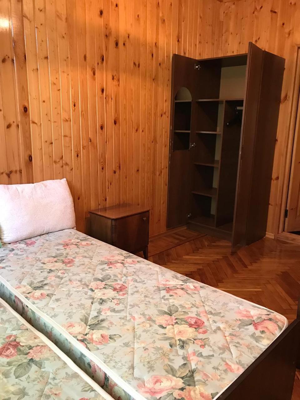 Готель Гостевой дом с садом Гагра Екстер'єр фото