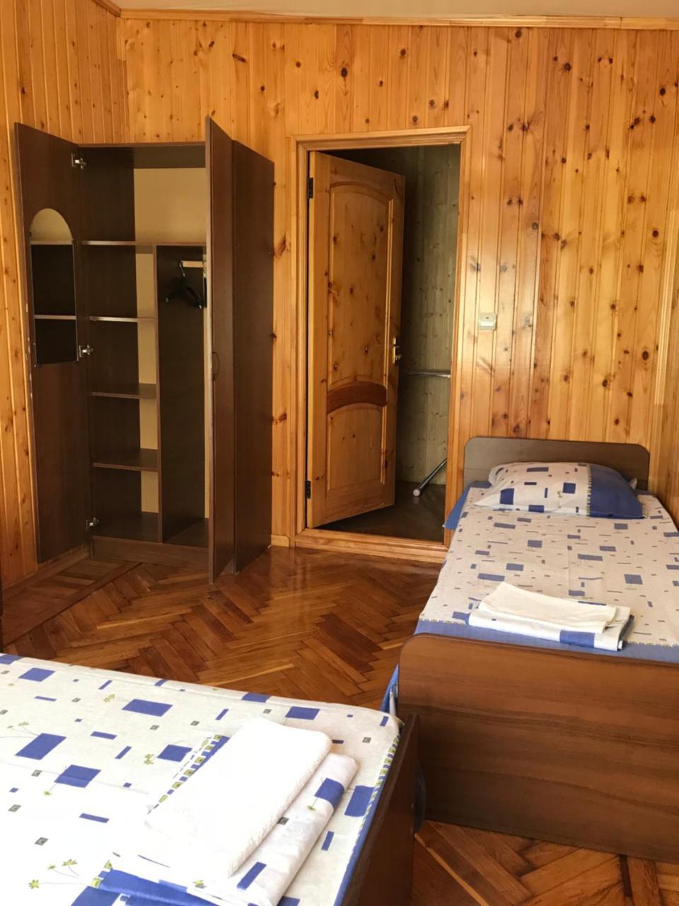 Готель Гостевой дом с садом Гагра Екстер'єр фото