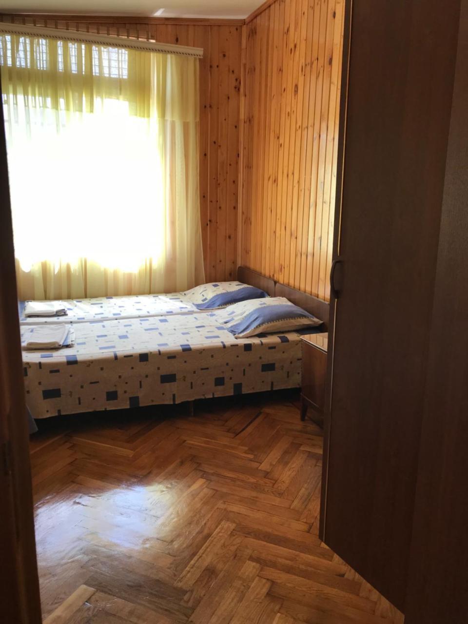 Готель Гостевой дом с садом Гагра Екстер'єр фото